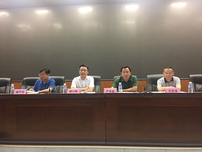 寻乌县常委组织部长钟小刚一行来校开展寻乌县人才政策宣传推介会